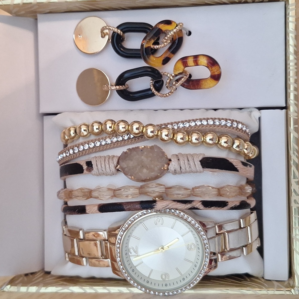 Woman's three hand watch Bracelets & earring set
